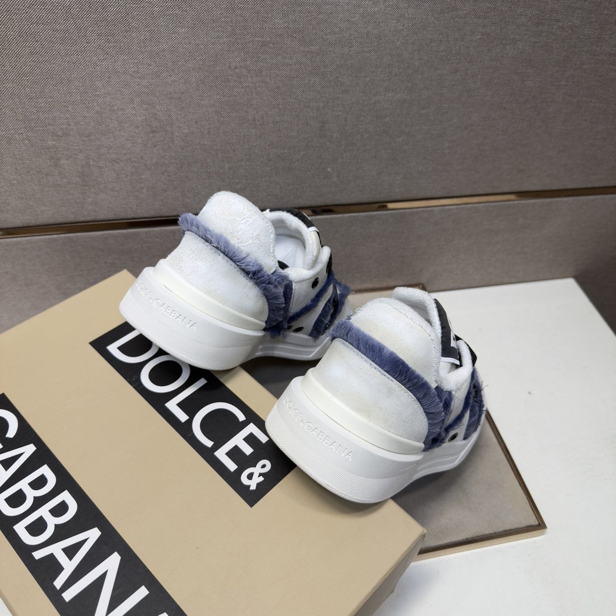 Dolce & Gabbana White & Navy Low-Top Sneakers — back