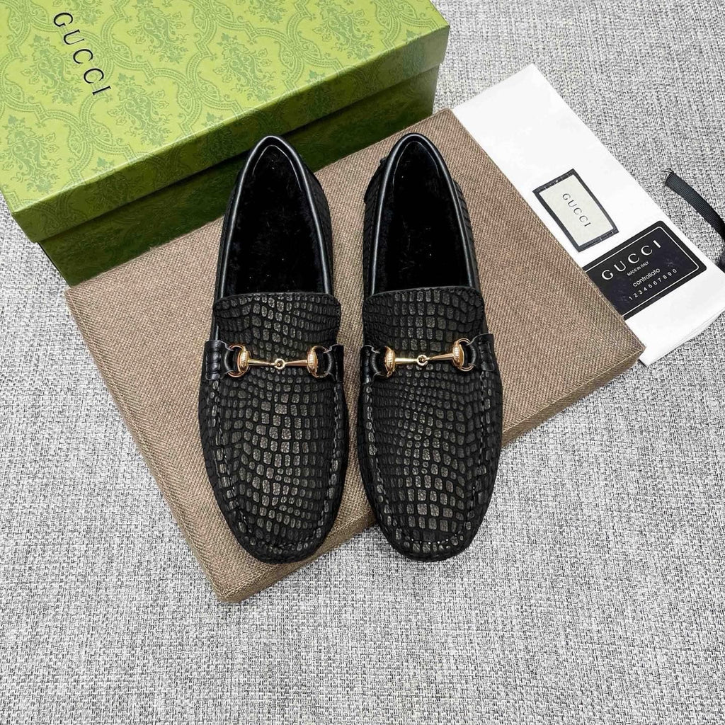 微商相册测试鞋子-Gucci Black Textured Horsebit-Style Loafers — front